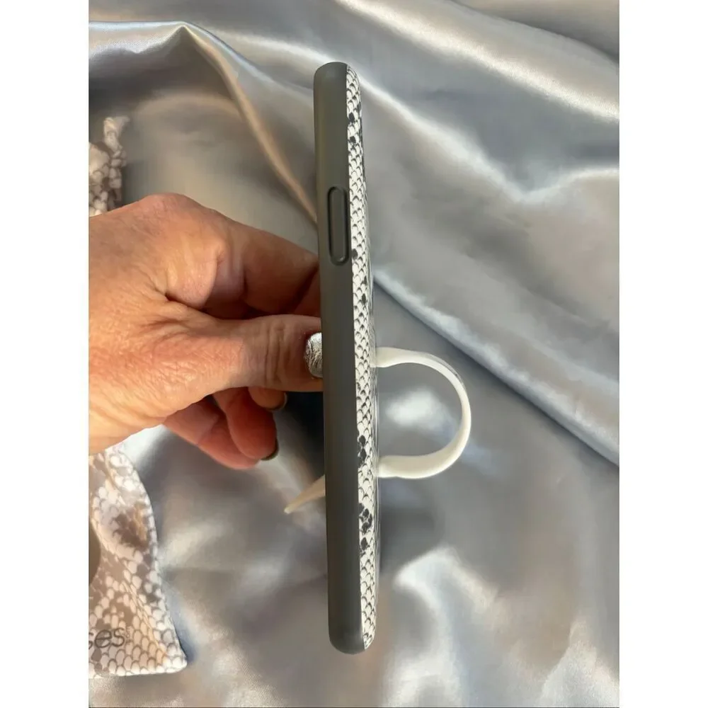 Loopy iPhone XS Phone Case Snake-Print with Matching Microfiber Cover - Picture 5 of 6